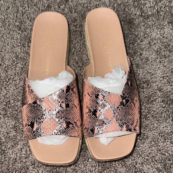 Chinese Laundry Pink Snake Print Women's Slide Sandals - Picture 1 of 4